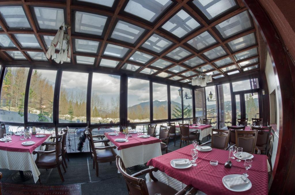 Predeal Comfort Suites Restaurant bilde